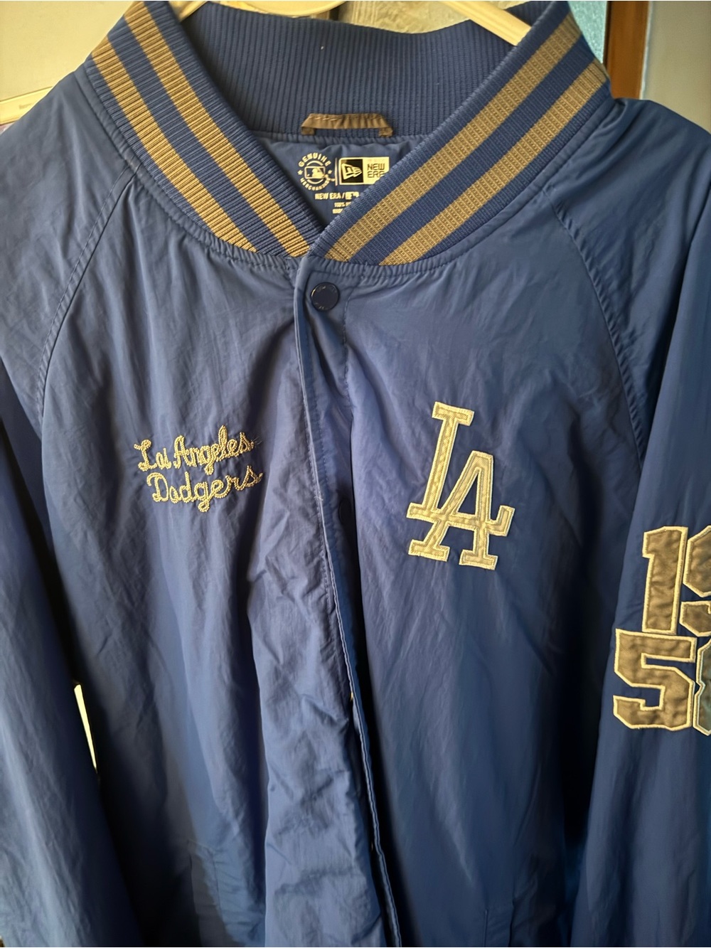 New Era Navy and Cream Los Angeles Dodgers Puffer Jacket - Team Patch